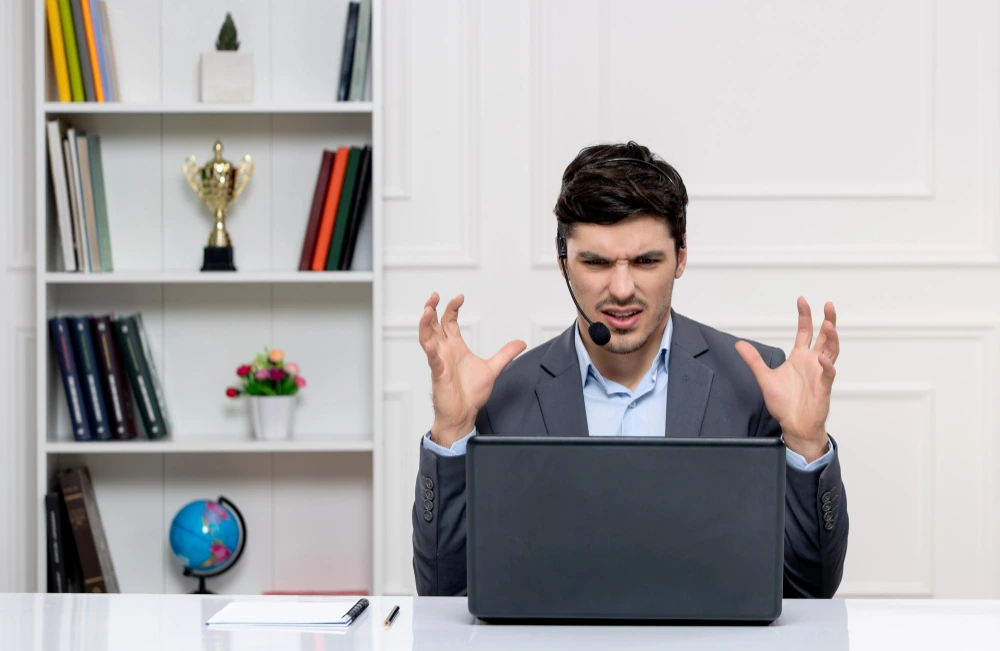 Transform Negative Feedback into Positive Brand Experiences Transform Negative Feedback into Positive Brand Experiences